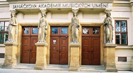 VIVAT ACADEMIA